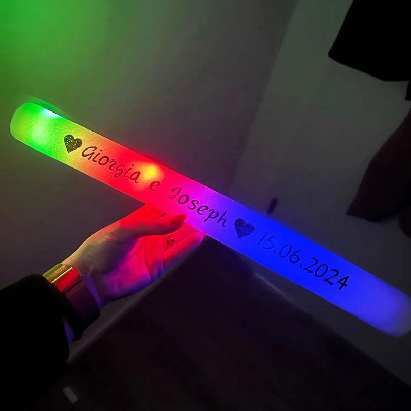 30 bastoncini luminosi in schi - Flashing Led Foam Sticks Party recensione e prezzo